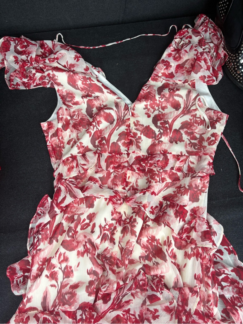 cinq a sept White Blush-Red Floral Ruffle V-Neck Top - Picture 4 of 4